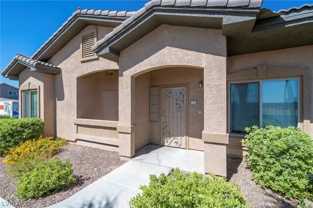 MLS: 2396345 Condo For Sale