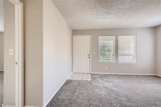 Photo #3: 2396347 Listing 