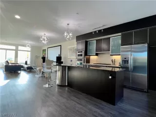 Photo #3: 2396350 Listing