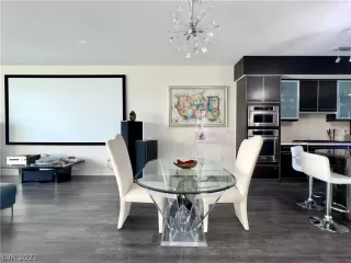 Photo #6: 2396350 Listing