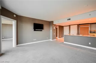 Photo #3: 2396363 Listing