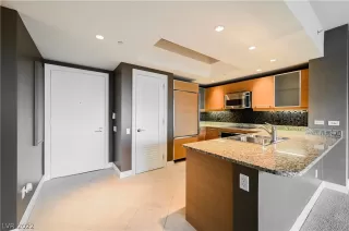 Photo #5: 2396363 Listing