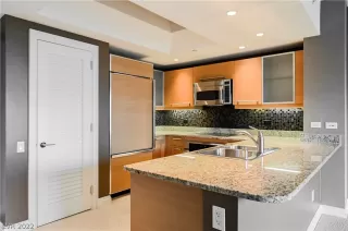 Photo #6: 2396363 Listing