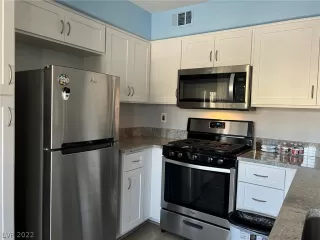 Photo #6: 2396373 Listing