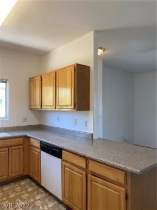 Photo #4: 2396402 Listing