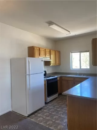 Photo #5: 2396402 Listing