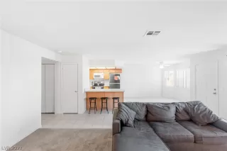 Photo #5: 2396444 Listing 