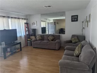 Photo #3: 2396456 Listing