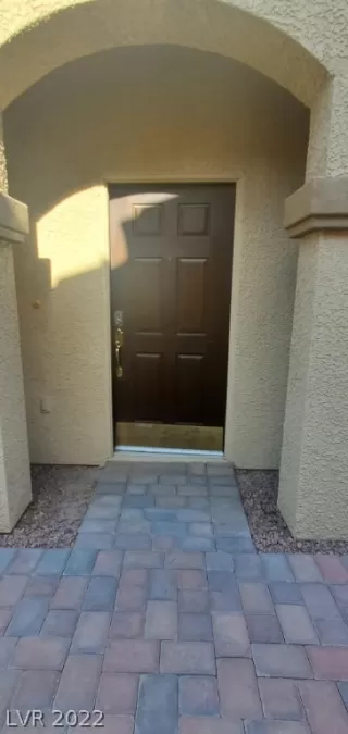 Photo #4: 2396465 Listing