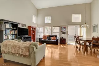 Photo #4: 2396475 Listing