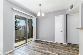 Photo #5: 2396480 Listing