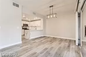 Photo #5: 2396482 Listing 