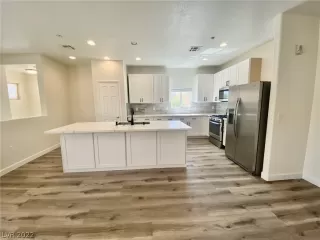 Photo #2: 2396483 Listing 