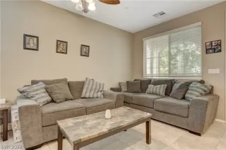 Photo #5: 2396488 Listing