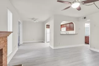 Photo #4: 2396512 Listing 