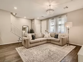 Photo #2: 2396535 Listing 