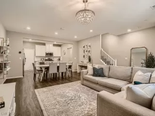 Photo #4: 2396535 Listing 