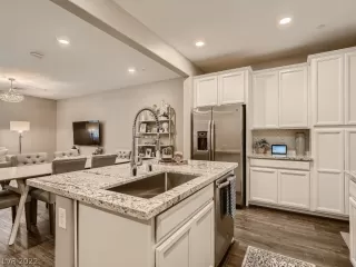 Photo #6: 2396535 Listing 