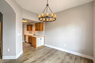 Photo #4: 2396550 Listing