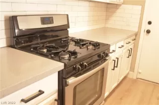 Photo #6: 2396553 Listing