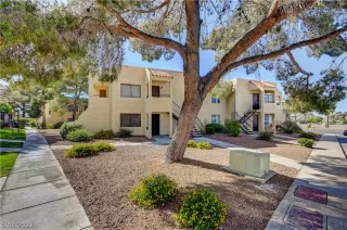 Photo #2: 2396557 Listing 