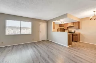 Photo #6: 2396557 Listing 