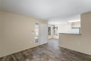 Photo #5: 2396562 Listing 