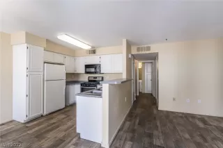 Photo #6: 2396562 Listing 