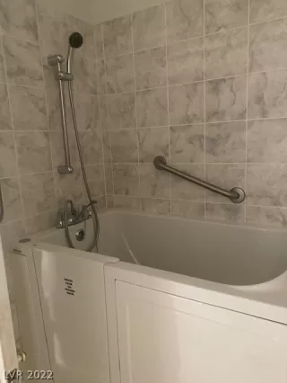 Photo #1: 2396567 Listing