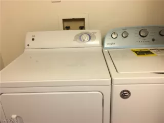 Photo #4: 2396577 Listing