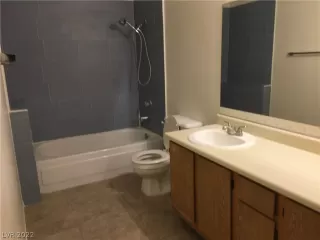 Photo #5: 2396577 Listing