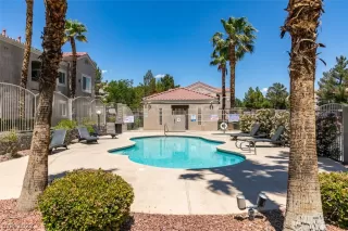 Photo #4: 2396578 Listing 