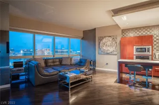 Photo #1: 2396581 Listing 