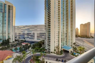 Photo #1: 2396584 Listing