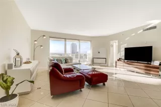 Photo #4: 2396584 Listing