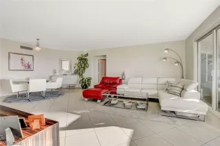 Photo #6: 2396584 Listing