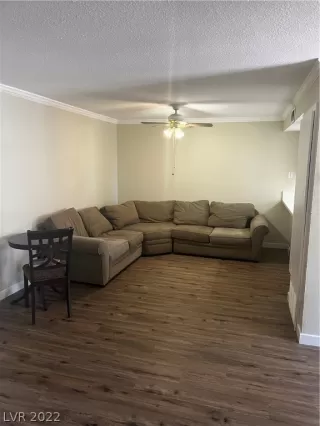 Photo #5: 2396588 Listing 