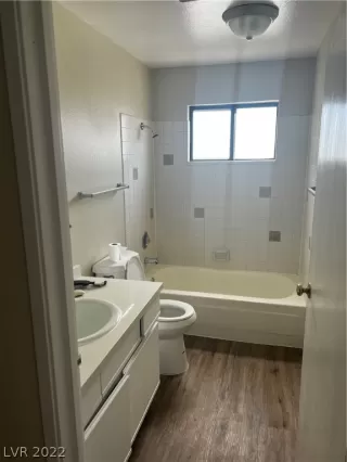 Photo #6: 2396588 Listing 