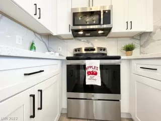 Photo #3: 2396597 Listing