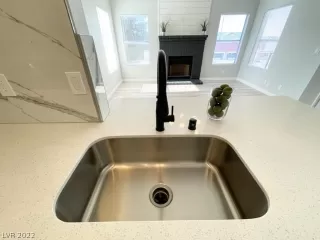 Photo #4: 2396597 Listing