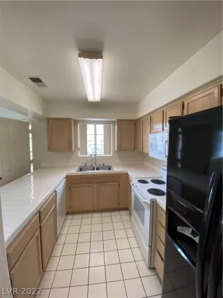 Photo #2: 2396625 Listing 