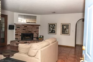 Photo #2: 2396629 Listing