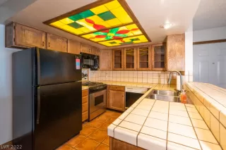 Photo #6: 2396629 Listing