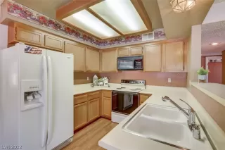 Photo #3: 2396633 Listing