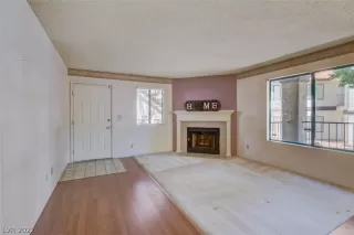 Photo #4: 2396633 Listing