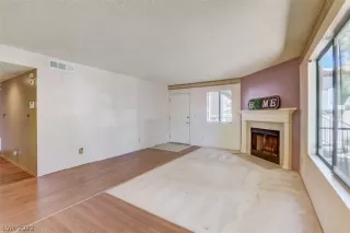 Photo #5: 2396633 Listing