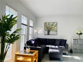 Photo #3: 2396665 Listing