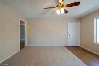 Photo #4: 2396675 Listing