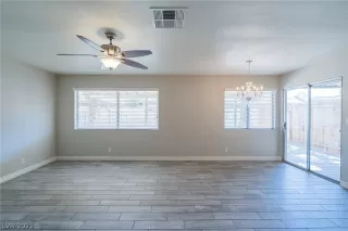 Photo #4: 2396684 Listing