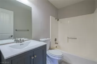 Photo #5: 2396684 Listing